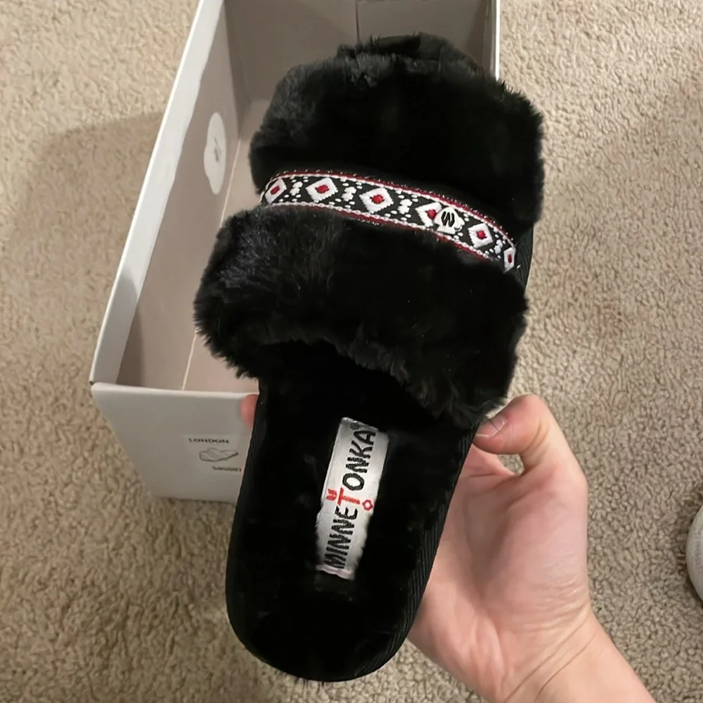 NEW Minnetonka Women's Faux Fur London Slide Slipper - Picture 2 of 4